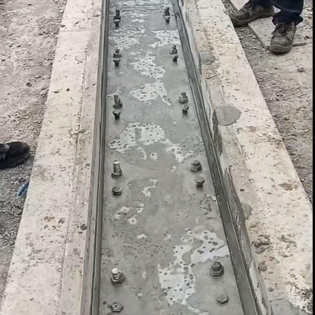 龙岩港口码头起重机龙门吊重型机械设备稳固用早强快凝轨道胶泥